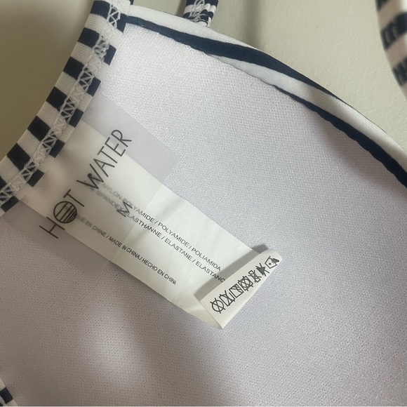 Hot Water Medium Navy Blue and White Swimsuit Top Size Medium - Picture 3 of 5